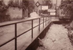 Überschwemmung Mühltalstraße.JPG
